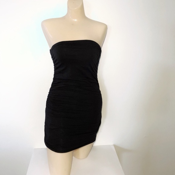 Zenana Outfitters Dresses & Skirts - ZENANA OUTFITTERS SCRUNCHED TUBE DRESS